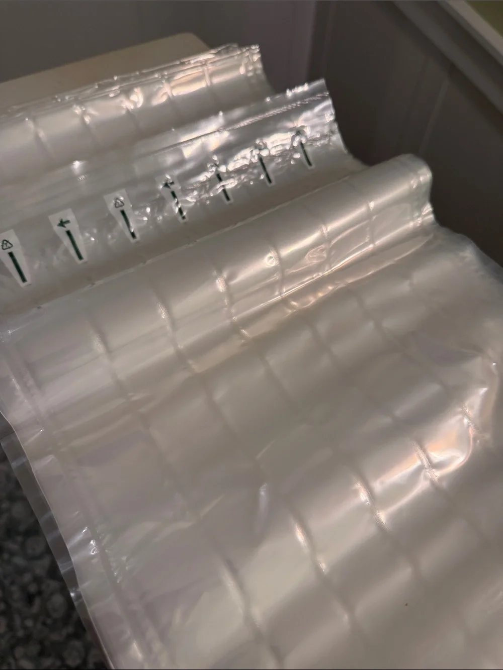 10 Clear Inflatable Air Cushion Bags for Wine Bottles with Hand Pump
